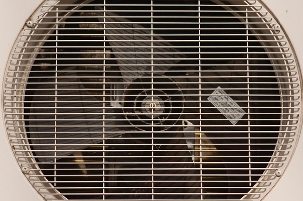 removing black mold from air conditioner