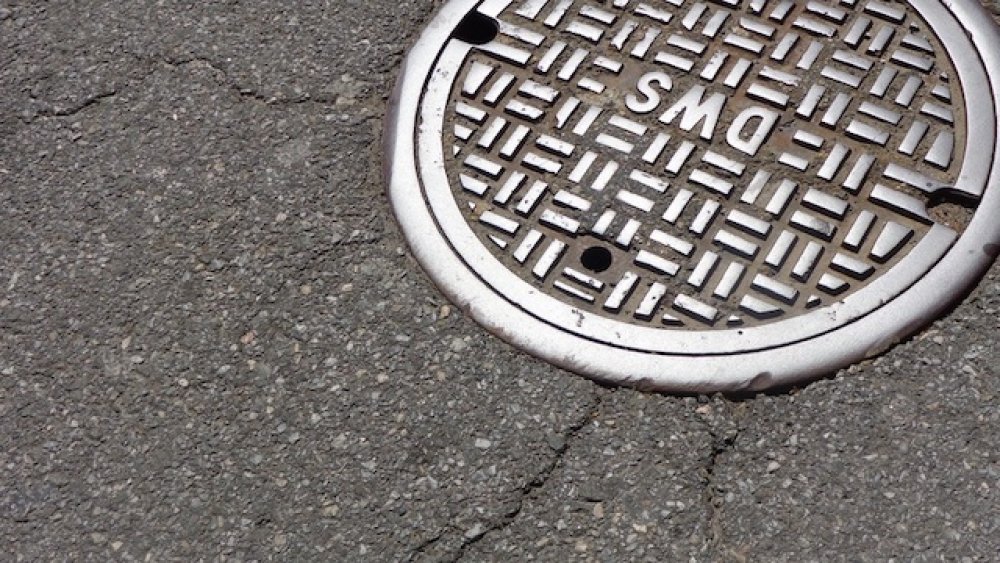 road-street-sewage