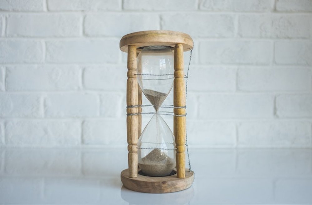 time-clock-waiting-patient